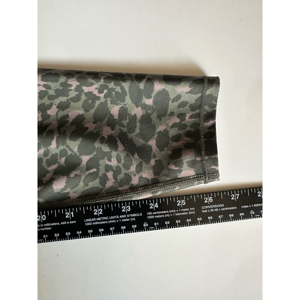 GOOD AMERICAN The Ferocious Legging in Green Mauve Leopard Print Size 1 Small - Picture 13 of 13